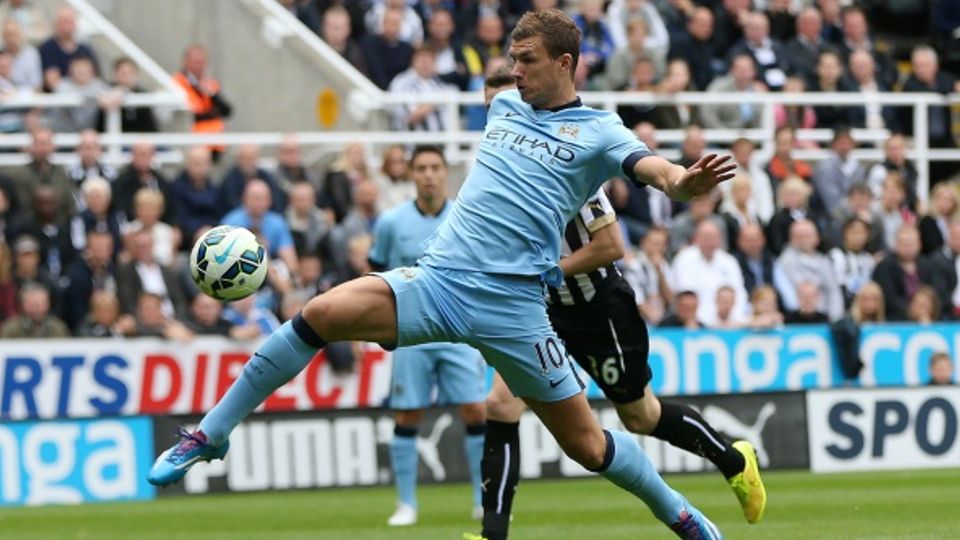 Edin Dzeko saat masih di Manchester City. Copyright: © GETTY IMAGES